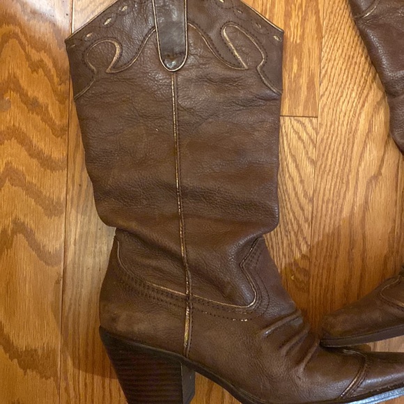Size 9 Raw Hide Boots - Picture 4 of 5